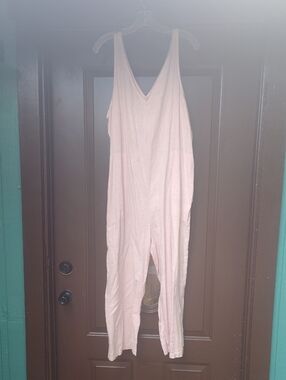 Women's Light Pink Sleeveless V-Neck Jumpsuit